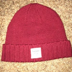burgundy diamond supply beanie